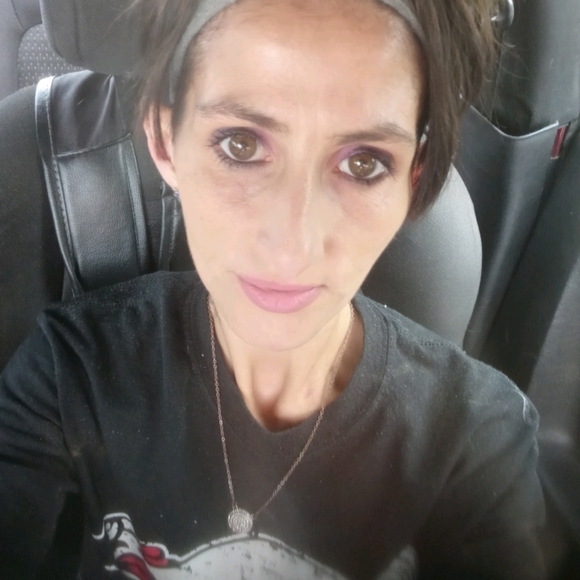 Meet your Posher, Nikki - Picture 3 of 8